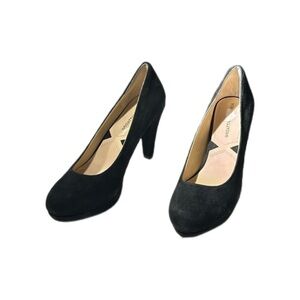 Adrienne Vittadini Prestin Pump in luxurious soft Black Suede, NWOT